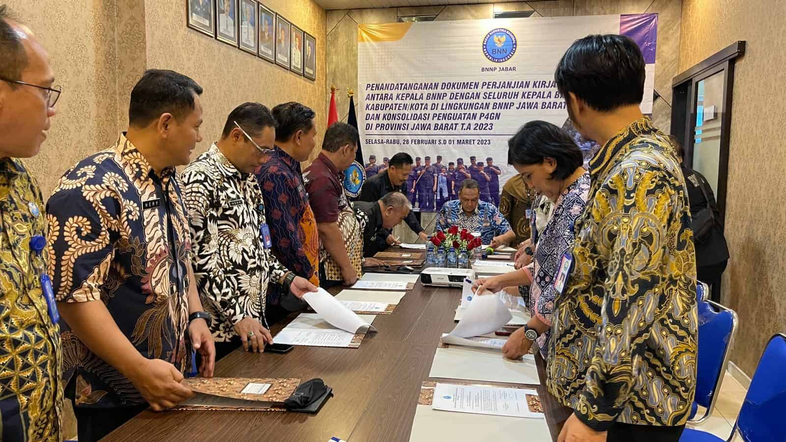 Penandatanganan Perjanjian Kinerja dan Penguatan P4GN di Sumedang Penandatanganan Perjanjian Kinerja dan Penguatan P4GN di Sumedang