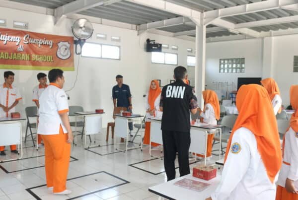 BNN Kabupaten Sumedang Gencar Bentuk Remaja Teman Sebaya Anti Narkoba Melalui Dialog Interaktif yang Menginspirasi di SMK Padjadjaran Jatinangor