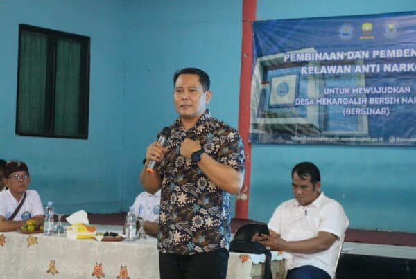 Perangi Narkoba Bersama-sama: Kepala BNN Sumedang Hadiri Acara Pembentukan Relawan di Desa Mekargalih Perangi Narkoba Bersama-sama: Kepala BNN Sumedang Hadiri Acara Pembentukan Relawan di Desa Mekargalih