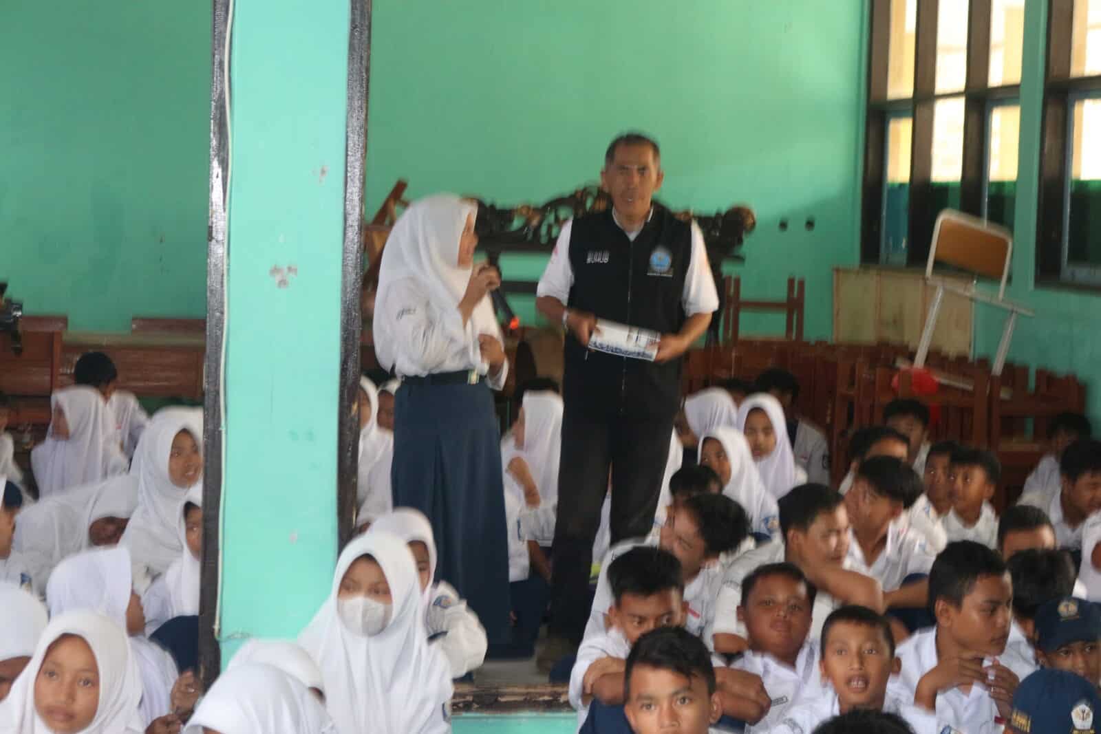 Mencegah Narkotika, Membangun Solidaritas: BNN Sumedang dan SMK Muhammadiyah 2 Gelar Dialog P4GN Mencegah Narkotika, Membangun Solidaritas: BNN Sumedang dan SMK Muhammadiyah 2 Gelar Dialog P4GN