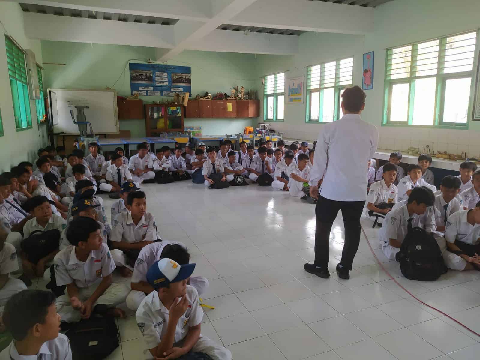 Pra HANI: BNN Sumedang Gandeng Pelajar SMP Negeri 1 Rancakalong Lawan Narkotika WhatsApp Image 2023 06 19 at 10.05.44