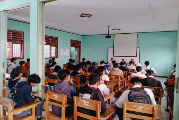 Mencegah Narkotika, Membangun Solidaritas: BNN Sumedang dan SMK Muhammadiyah 2 Gelar Dialog P4GN WhatsApp Image 2023 06 19 at 10.30.53