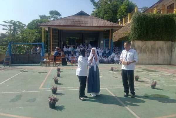 BNN Sumedang Dorong Kesadaran Anti-Narkotika dan Penanganan Konflik Sosial di SMA Negeri 2 Sumedang WhatsApp Image 2023 06 19 at 11.09.56