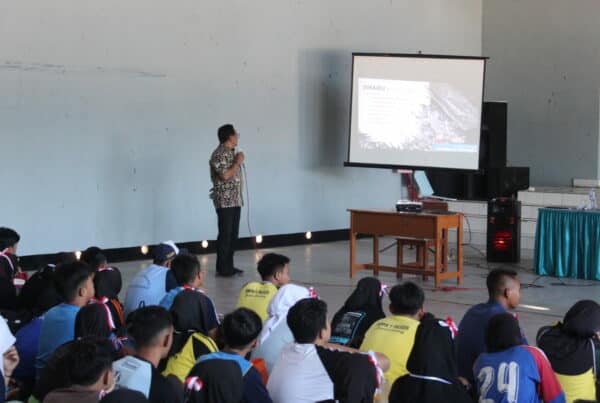 SMK Negeri 2 Cimalaka dan BNN Sumedang Bersinergi dalam Menyadarkan Bahaya Narkoba pada MPLS IMG 1029
