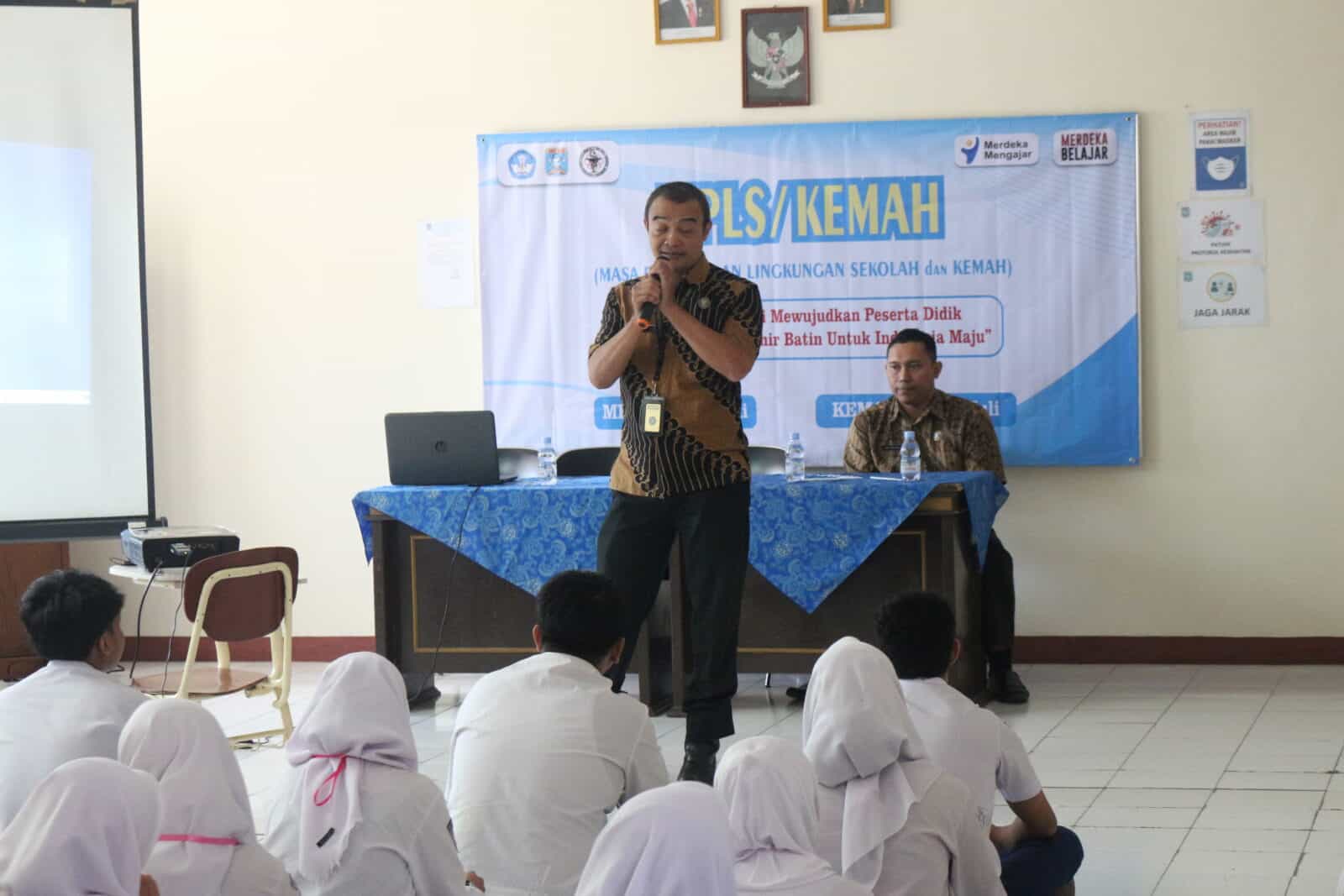 MPLS SMK Bina Harapan Sumedang Dimeriahkan dengan Sosialisasi Anti-Narkoba oleh BNN Kabupaten Sumedang IMG 1798