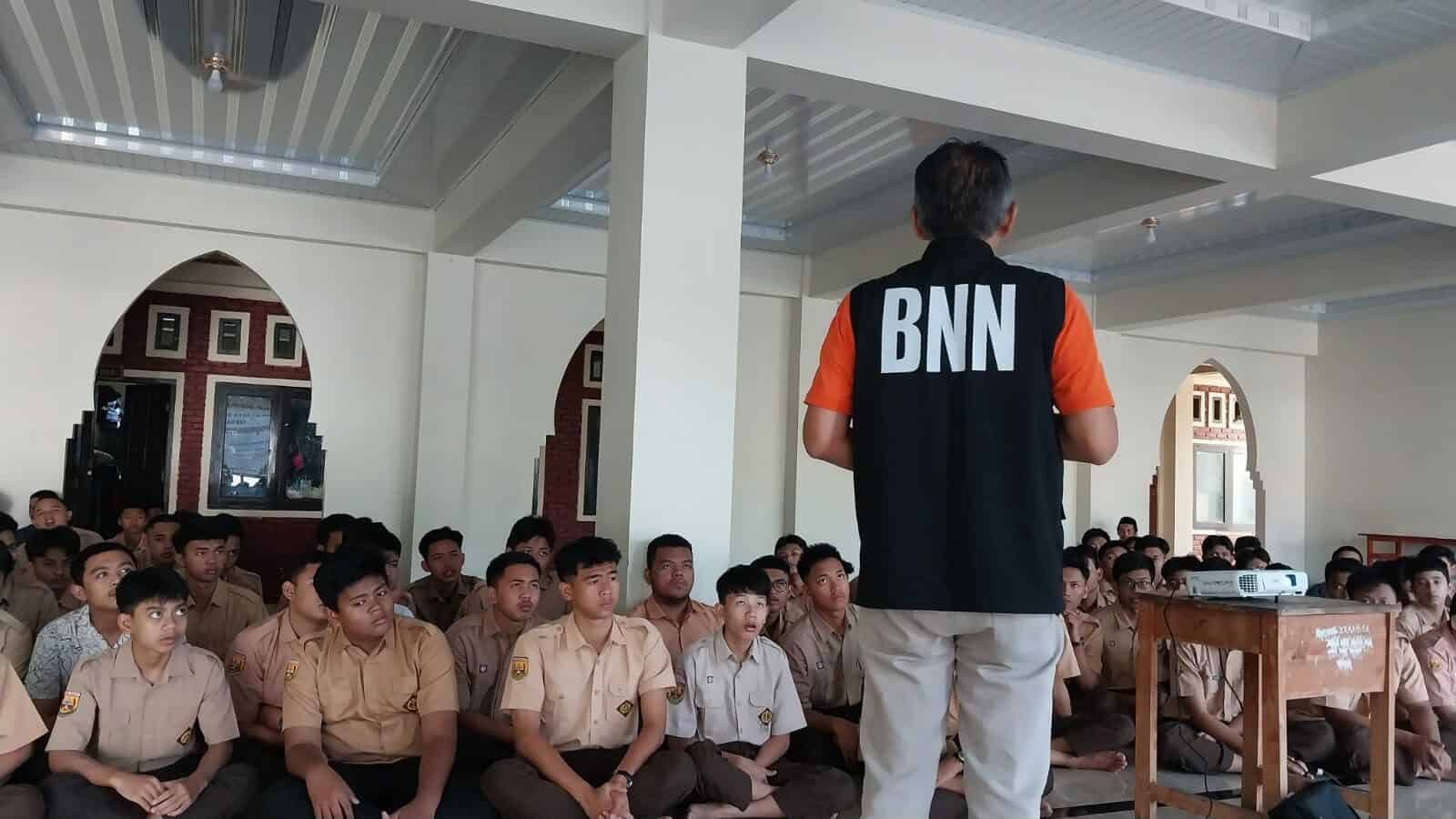 BNN Kabupaten Sumedang Ajak Generasi Muda Lawan Narkoba di Pondok Pesantren Al Aqsha WhatsApp Image 2023 09 17 at 12.36.29
